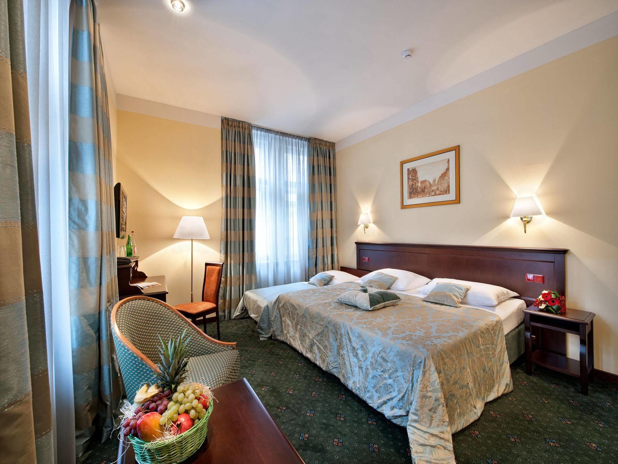 Ea Downtown Hotell 4*