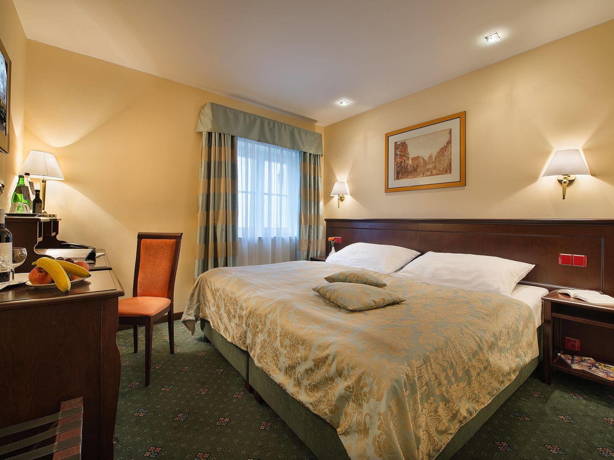 Ea Downtown Hotell 4*